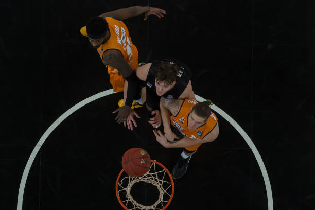 何对青少年 何对青少年